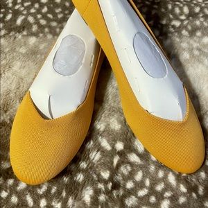 MIA flyknit flats NIB